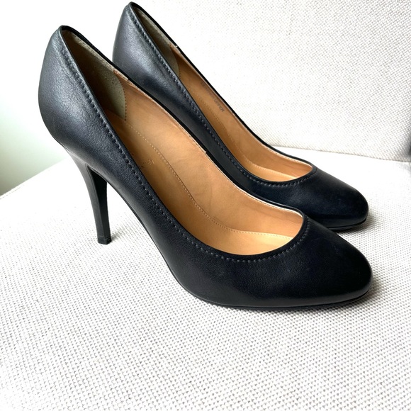 J. Crew Mona Pump in Black Italian Leather (size 9) - Picture 1 of 13